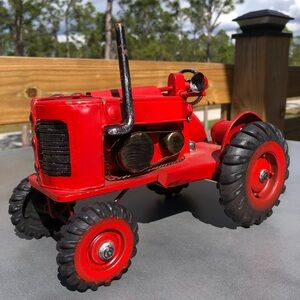 Detailed Collectable Metal Antique Red Tractor.